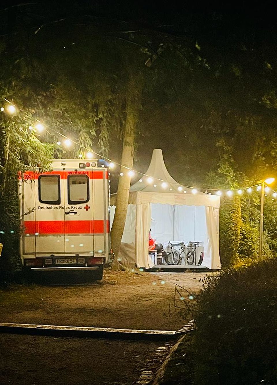 Einsatzkräfte des DRK Eichstetten beim Auftakt des Schlossbergfestes 2023 im Einsatz